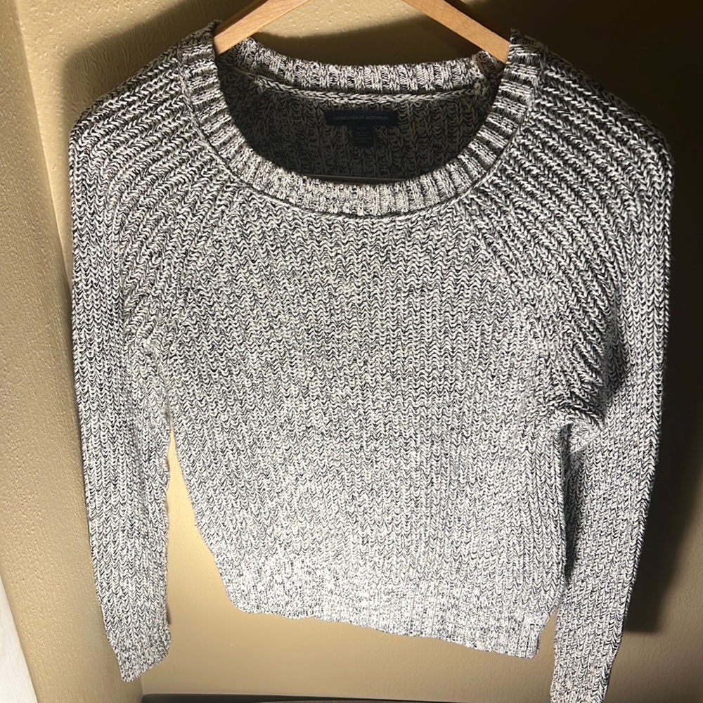 American Eagle Outfitter Women’s Crewneck Sweater Color Gray Size Medium